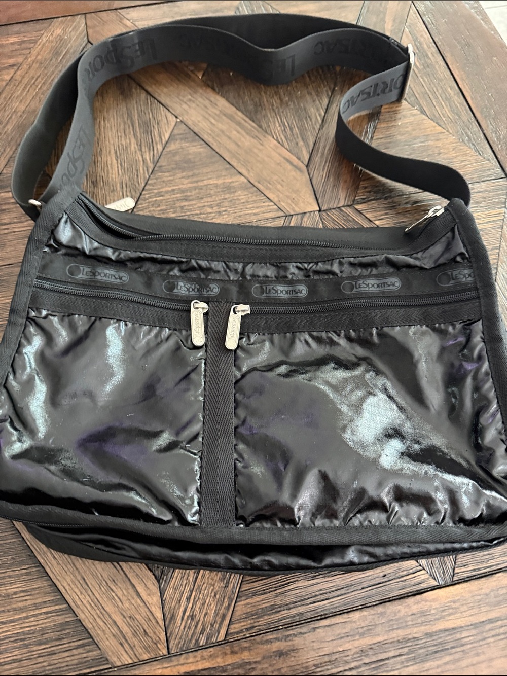 LeSportsac Deluxe Everyday Bag Black Shine Patent Crossbody Tote